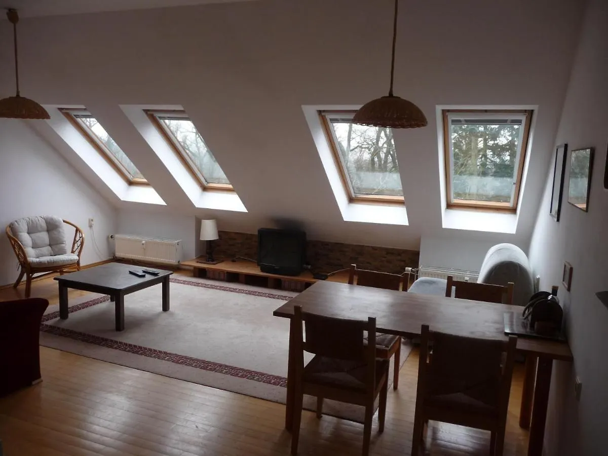 Apartment Hodkovicky By Interhome Прага